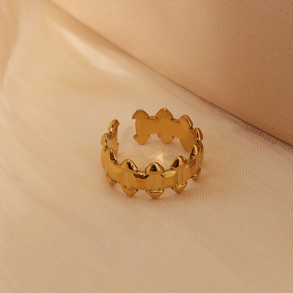 Donna Ring