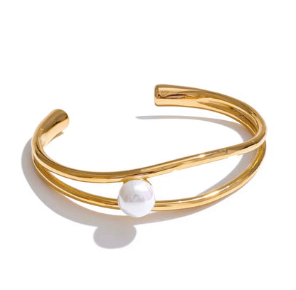 Nicole Bangle